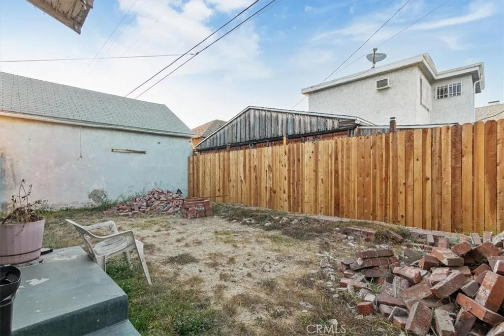 2007 W 94th Street, Los Angeles, California 90047 home-pic-26