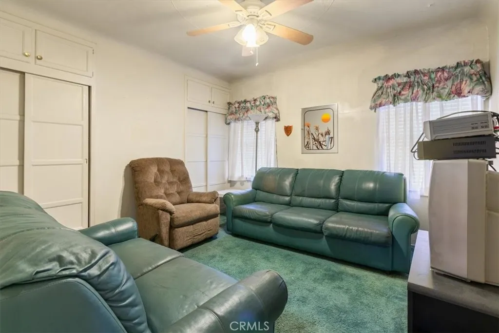 2007 W 94th Street, Los Angeles, California 90047 home-pic-10