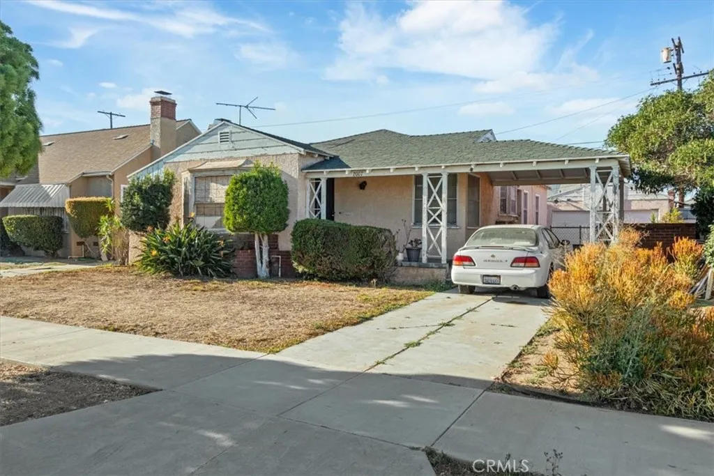 2007 W 94th Street, Los Angeles, California 90047 home-pic-3