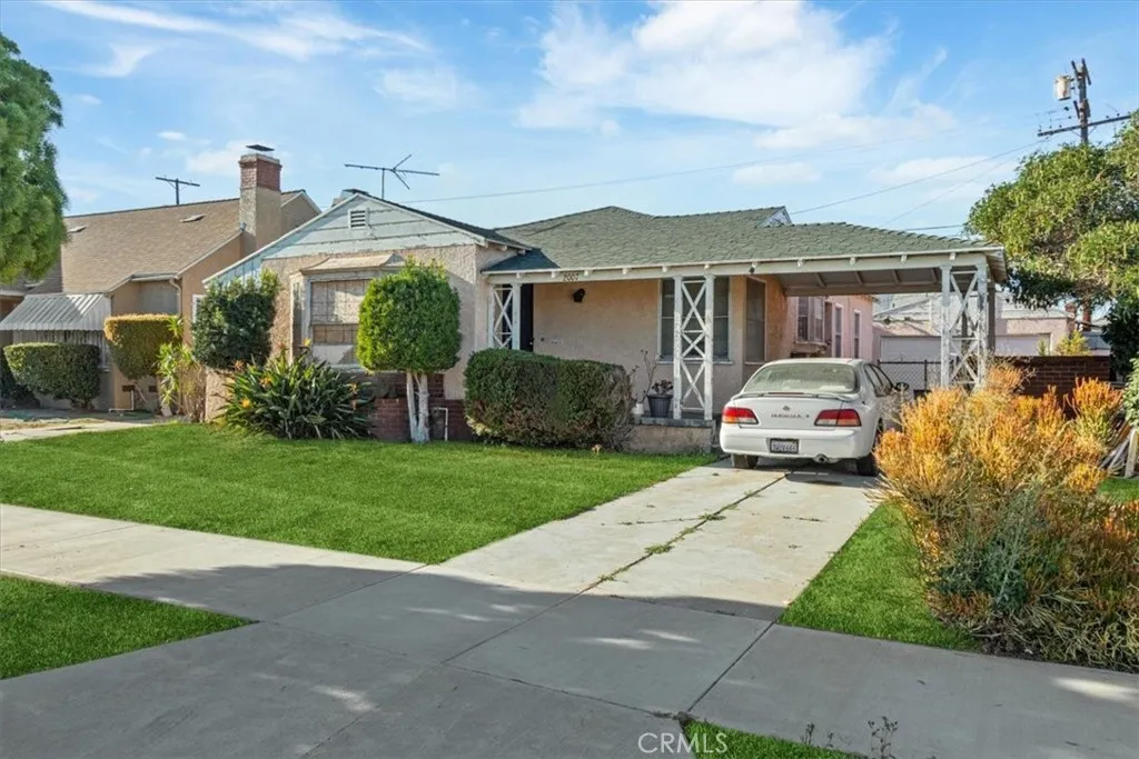 2007 W 94th Street, Los Angeles, California 90047 home-pic-4