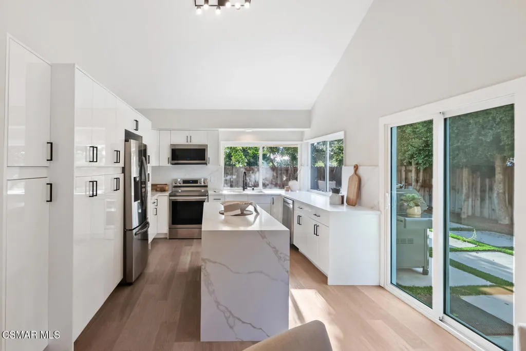 3117 Saddleback Court, Thousand Oaks, California 91360 home-pic-3