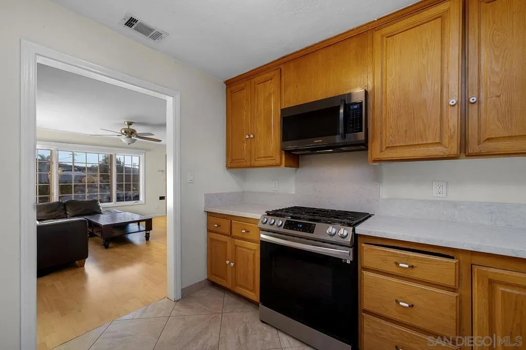 6496 Cleo St, San Diego, California 92115 home-pic-10