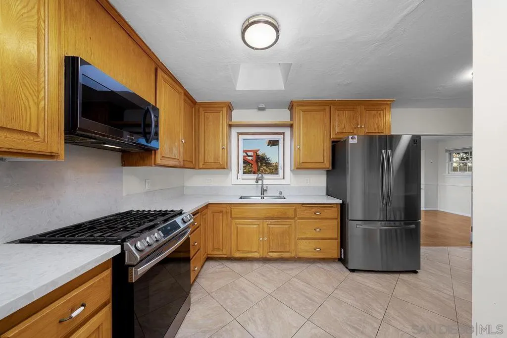 6496 Cleo St, San Diego, California 92115 home-pic-8