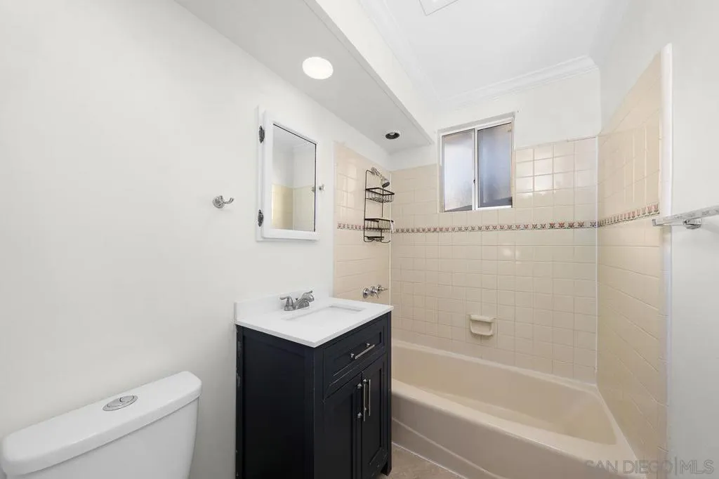 6496 Cleo St, San Diego, California 92115 home-pic-25