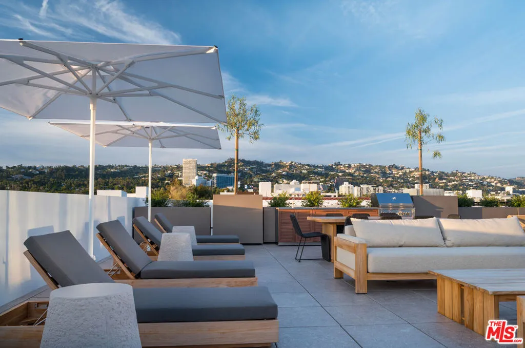 425 N Palm Drive 102, Beverly Hills, California 90210 home-pic-22