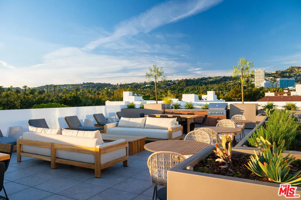 425 N Palm Drive 102, Beverly Hills, California 90210 home-pic-19