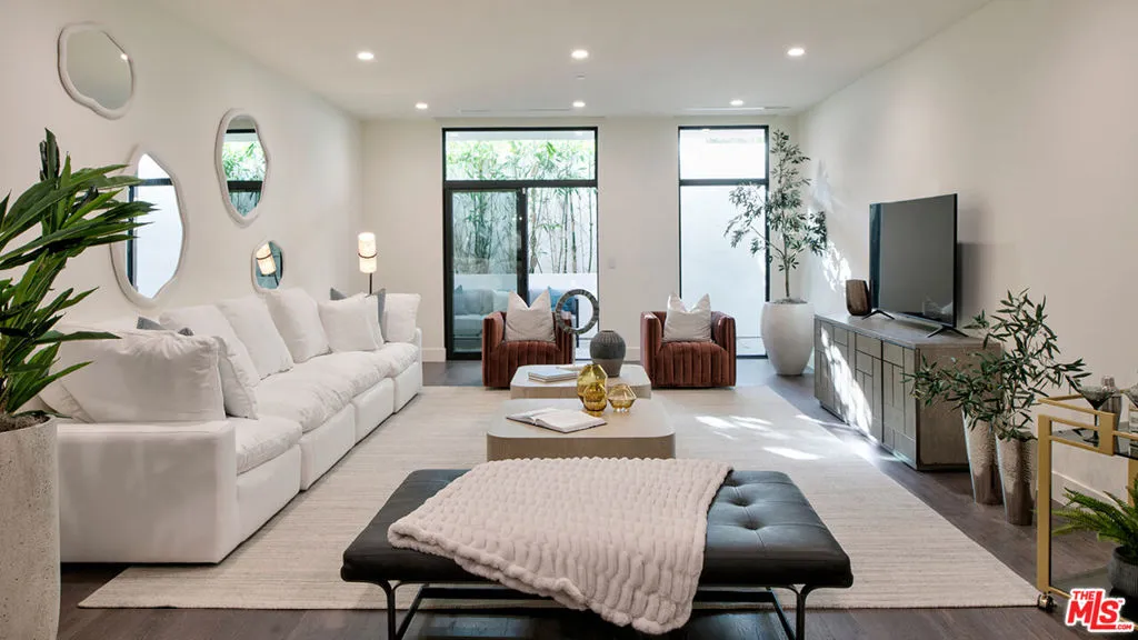425 N Palm Drive 102, Beverly Hills, California 90210 home-pic-6