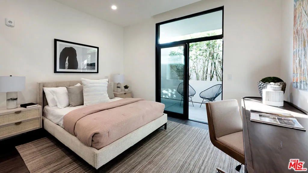 425 N Palm Drive 102, Beverly Hills, California 90210 home-pic-4