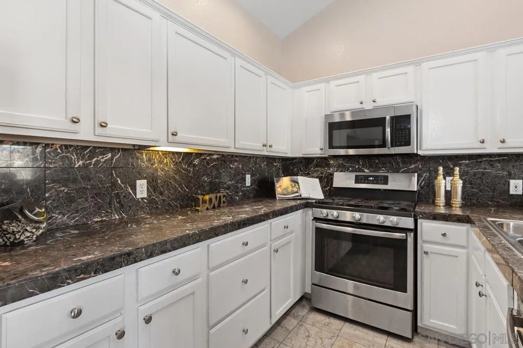 3635 3rd  home-pic-7