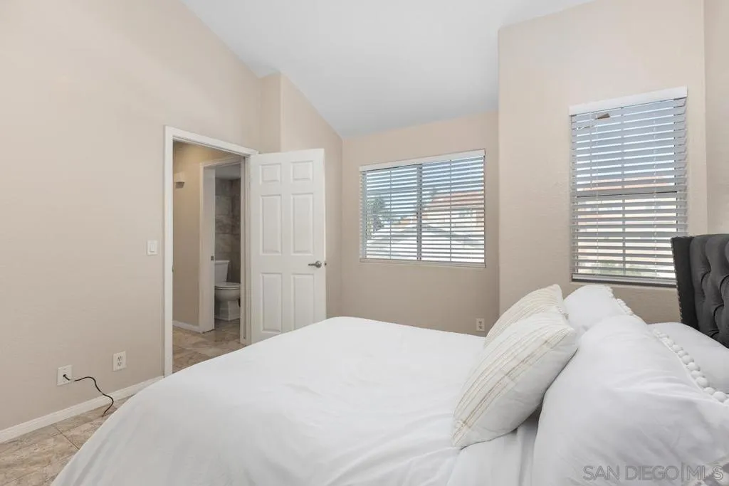 3635 3rd  home-pic-11