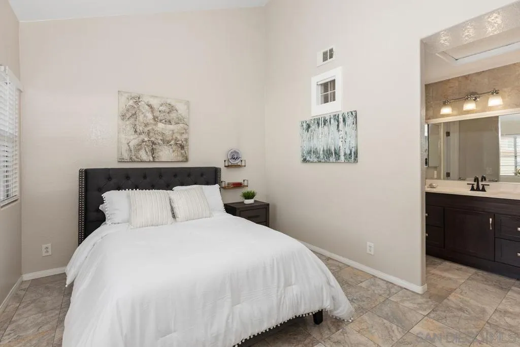 3635 3rd  home-pic-10