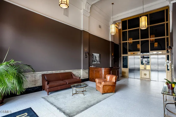 257 S. Spring St.-23