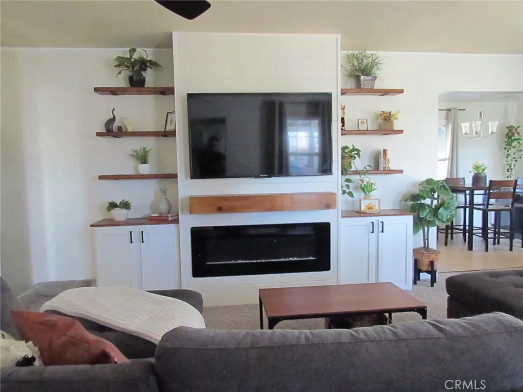 1923 E Terrace, Fresno, California 93703 home-pic-8