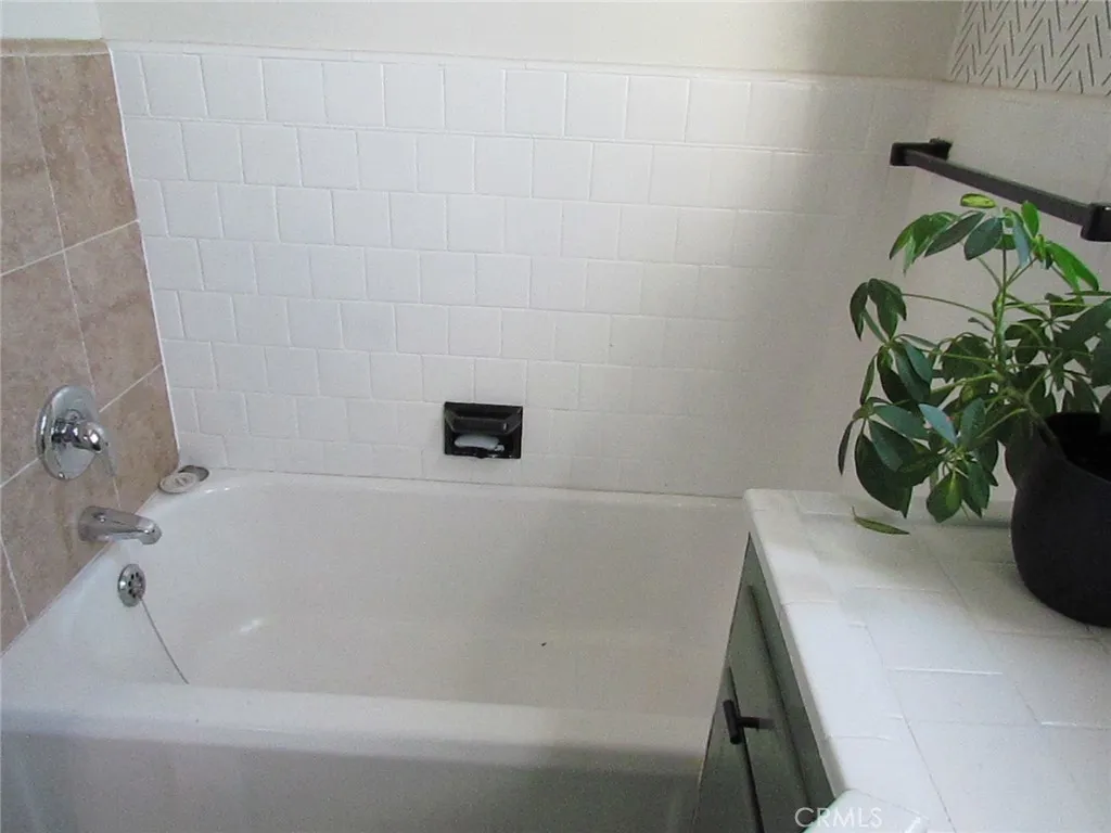 1923 E Terrace, Fresno, California 93703 home-pic-20