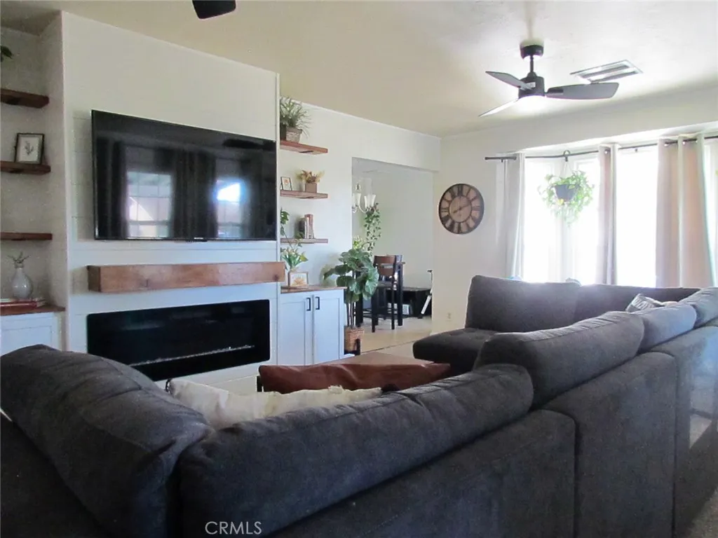 1923 E Terrace, Fresno, California 93703 home-pic-7