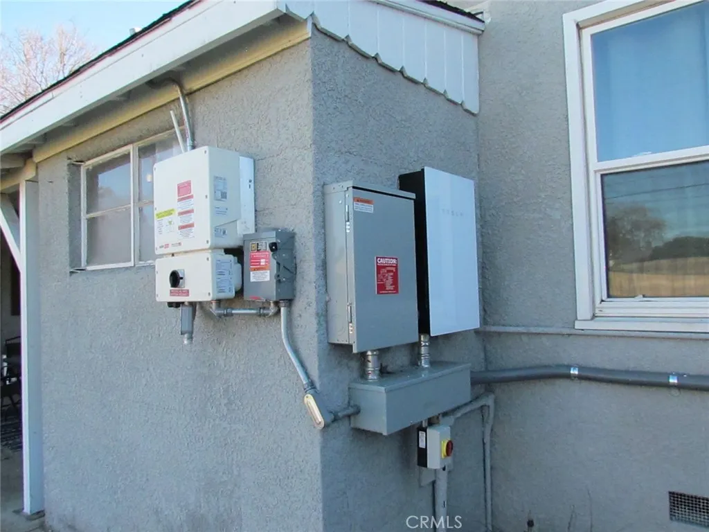 1923 E Terrace, Fresno, California 93703 home-pic-27