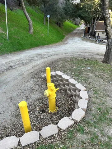 Hydrant located at the beginning of Cliffedge Drive