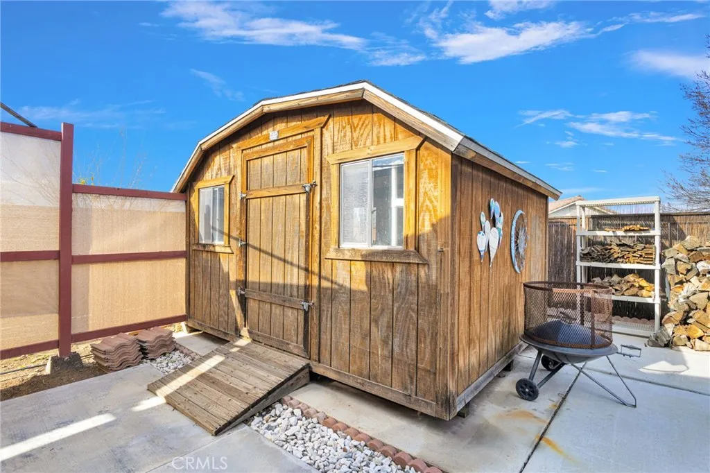 11224 Westbrook Drive, Adelanto, California 92301 home-pic-18