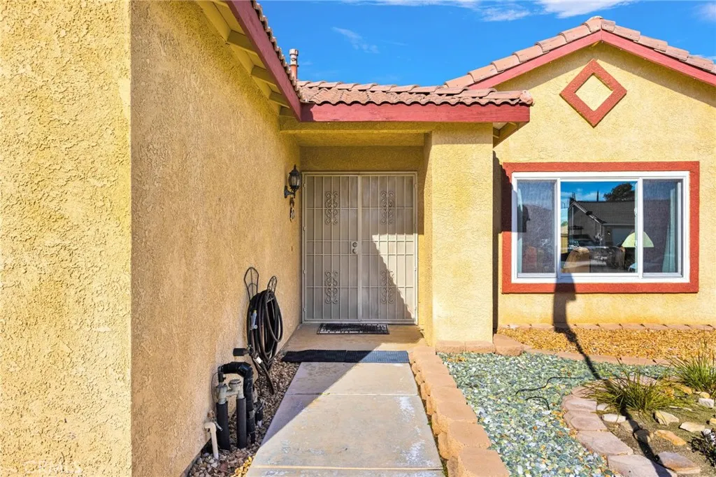 11224 Westbrook Drive, Adelanto, California 92301 home-pic-34