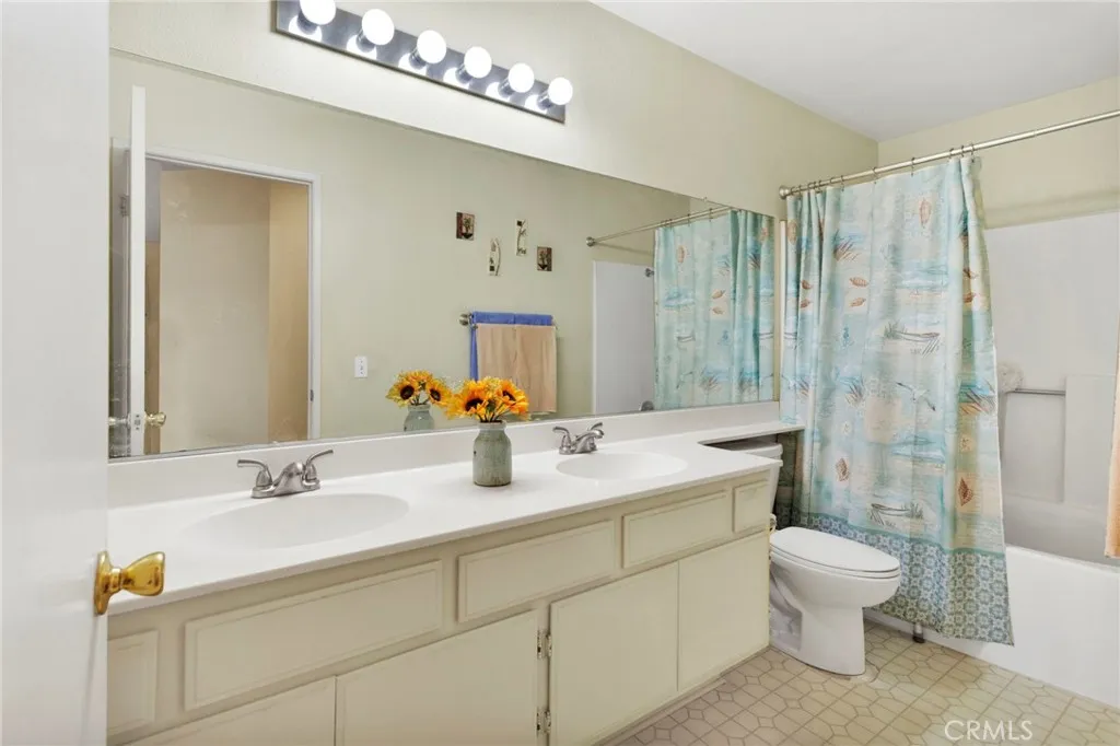 11224 Westbrook Drive, Adelanto, California 92301 home-pic-3