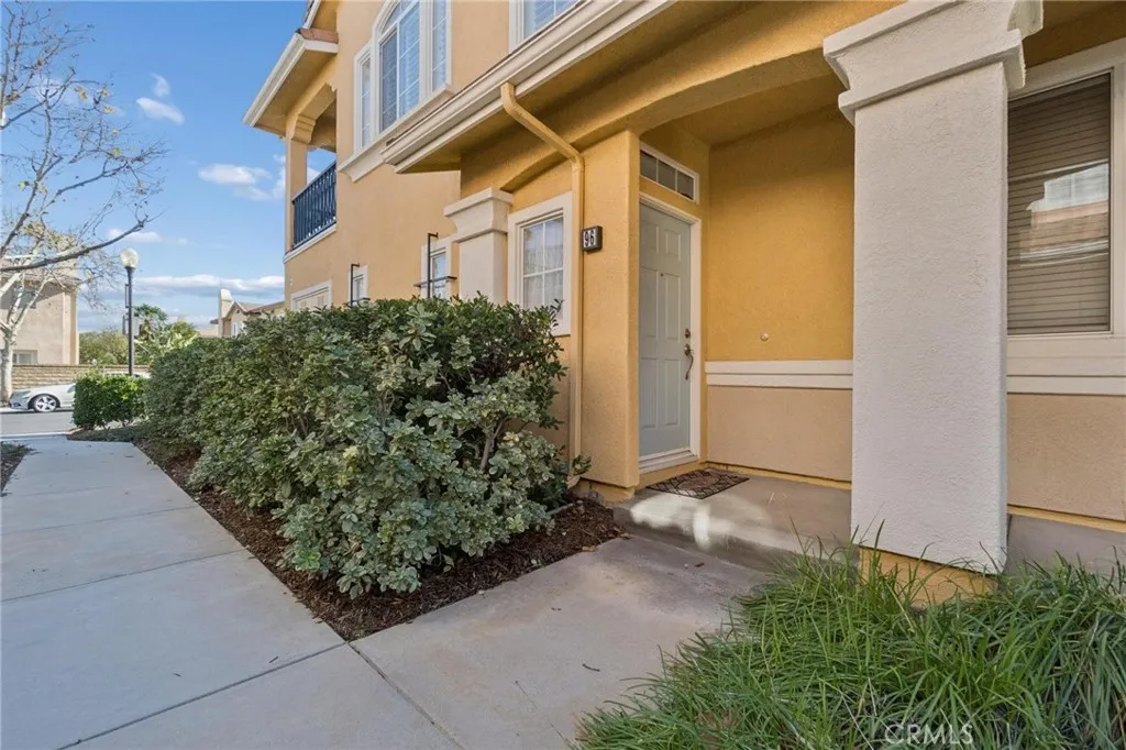 28025 Dickason, Valencia, California 91354 home-pic-3