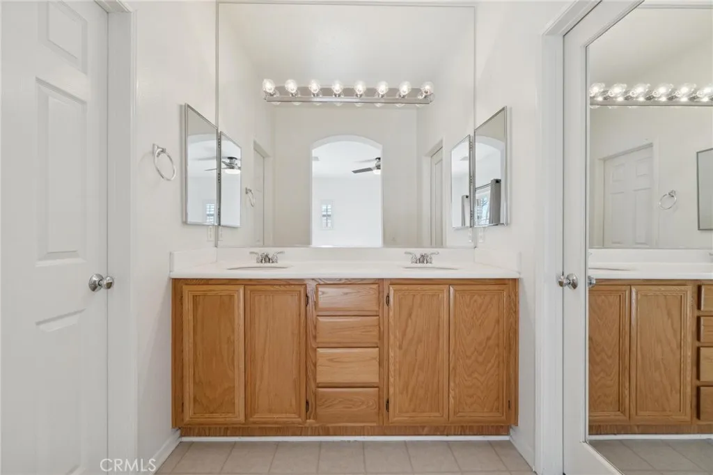28025 Dickason, Valencia, California 91354 home-pic-22