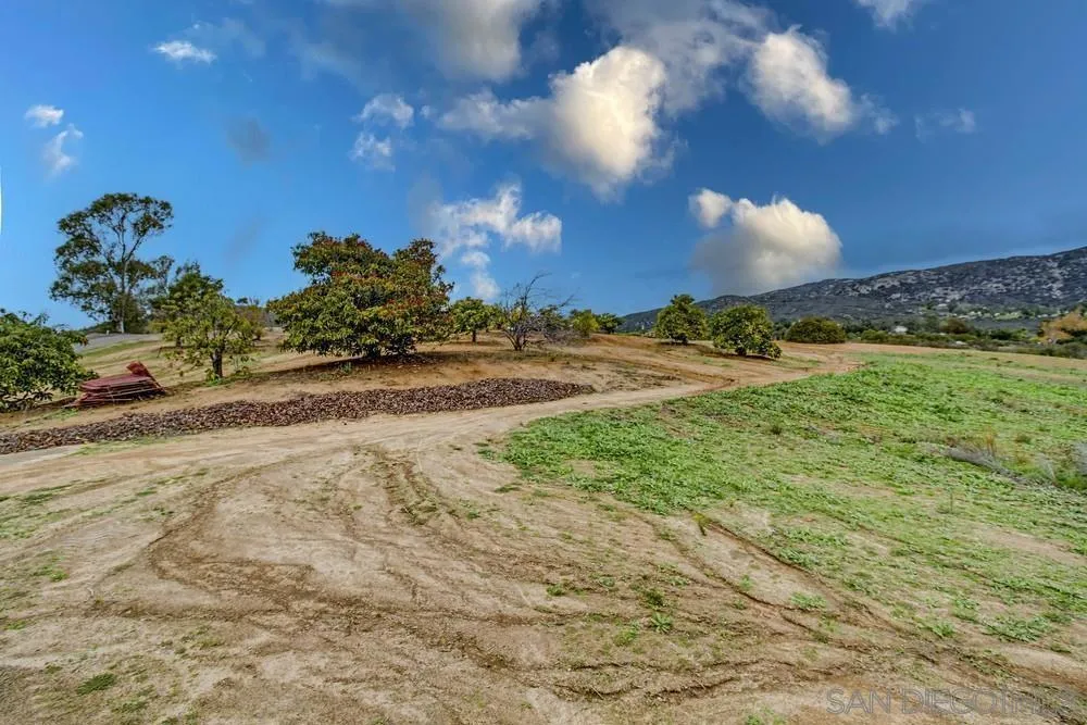 1478 Peutz Valley Rd, Alpine, California 91901 home-pic-58