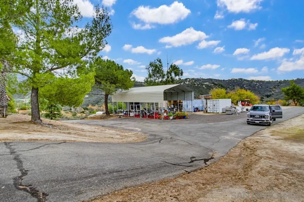 1478 Peutz Valley Rd, Alpine, California 91901 home-pic-38