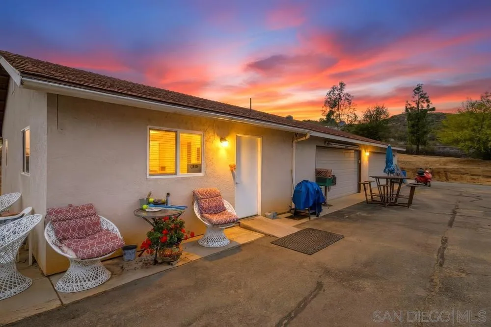 1478 Peutz Valley Rd, Alpine, California 91901 home-pic-2