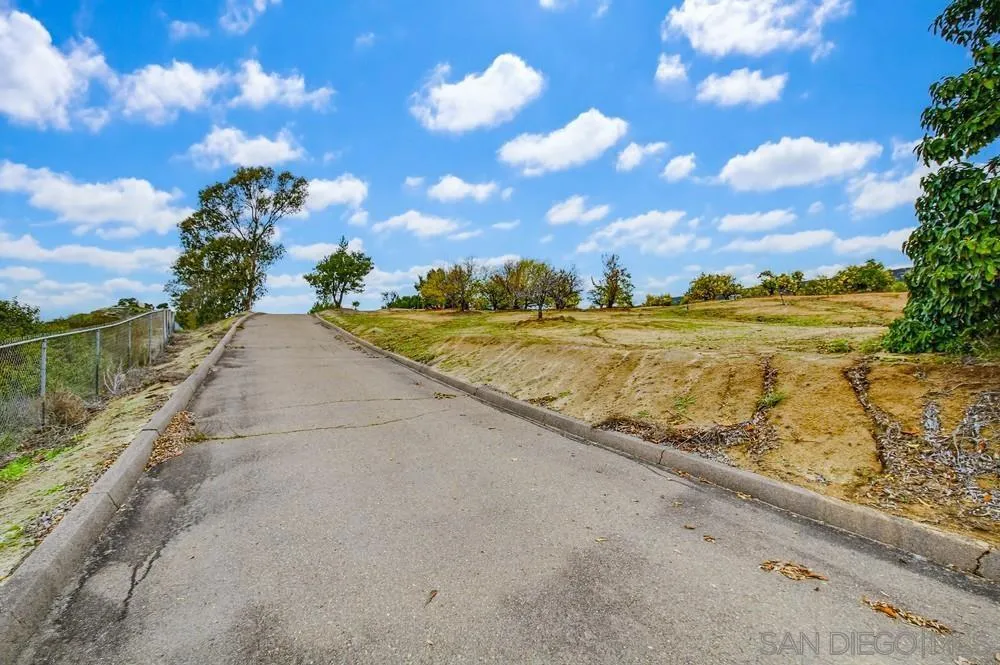 1478 Peutz Valley Rd, Alpine, California 91901 home-pic-5