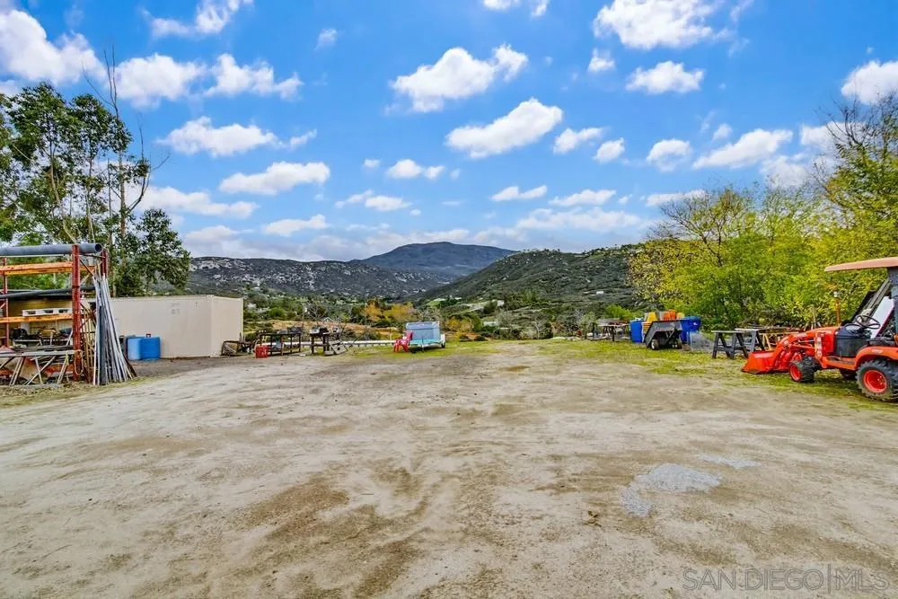 1478 Peutz Valley Rd, Alpine, California 91901 home-pic-37