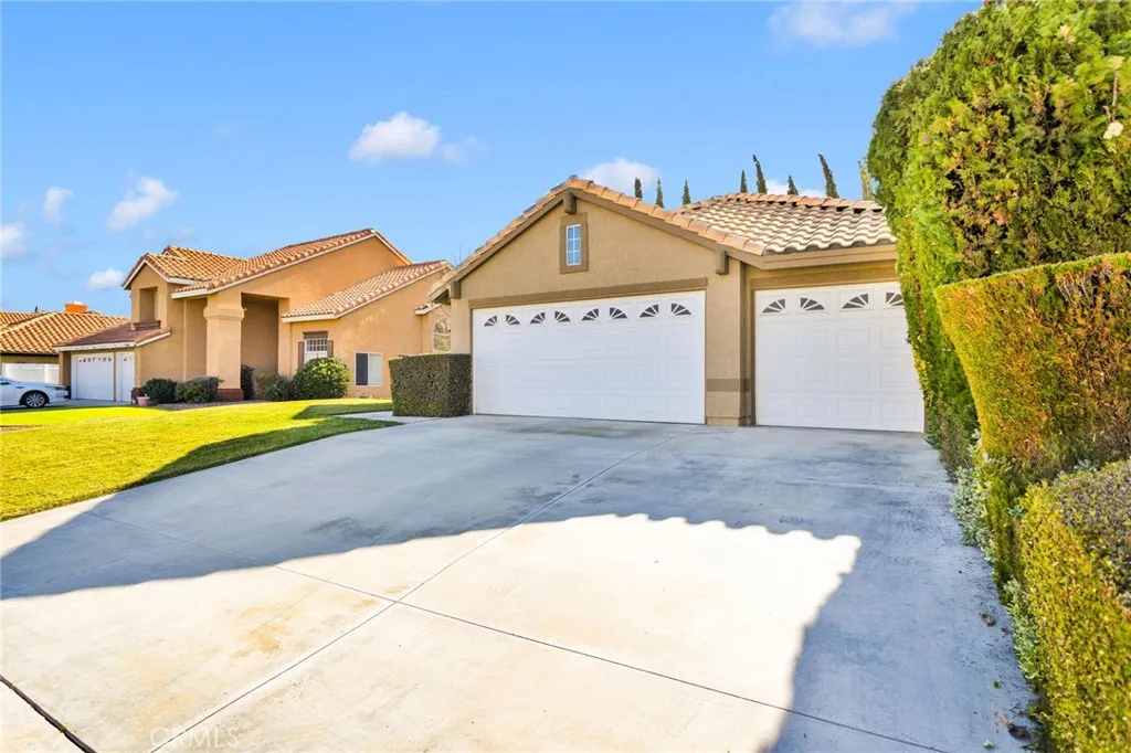 13181 High Desert Road, Victorville, California 92392 home-pic-2