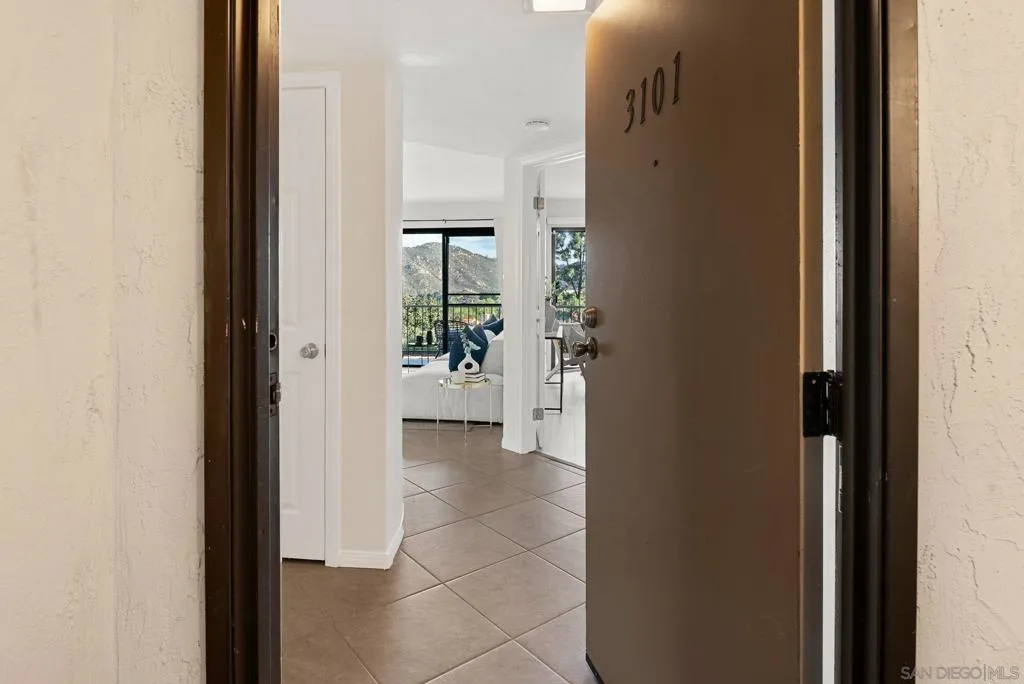 12290 Corte Sabio 3101, San Diego, California 92128 home-pic-2