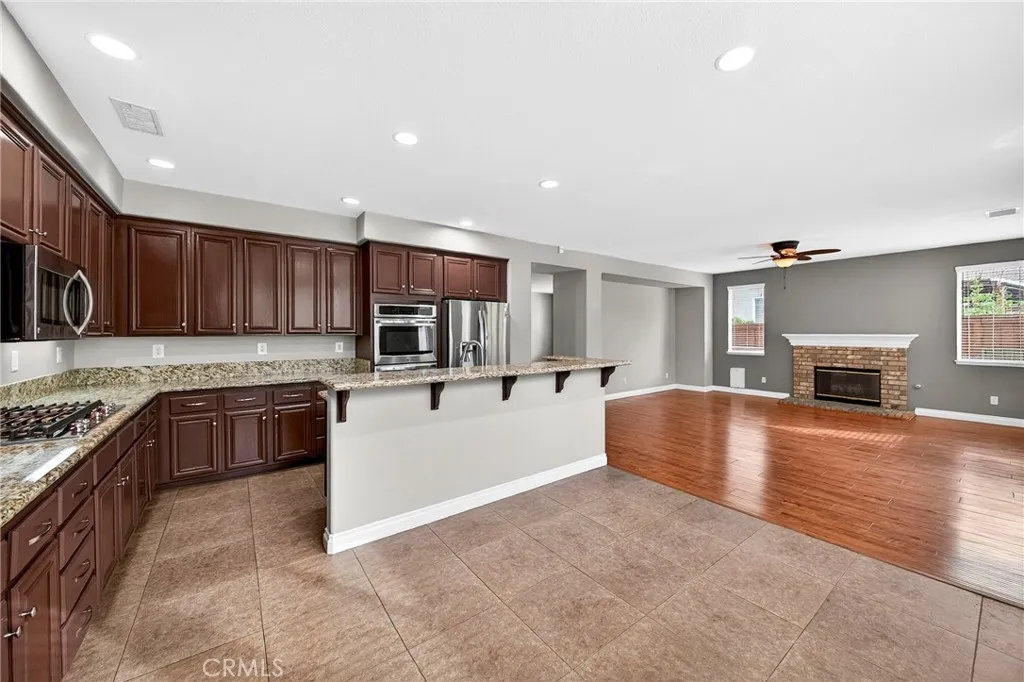 1370 Stein Way, Corona, California 92882 home-pic-17