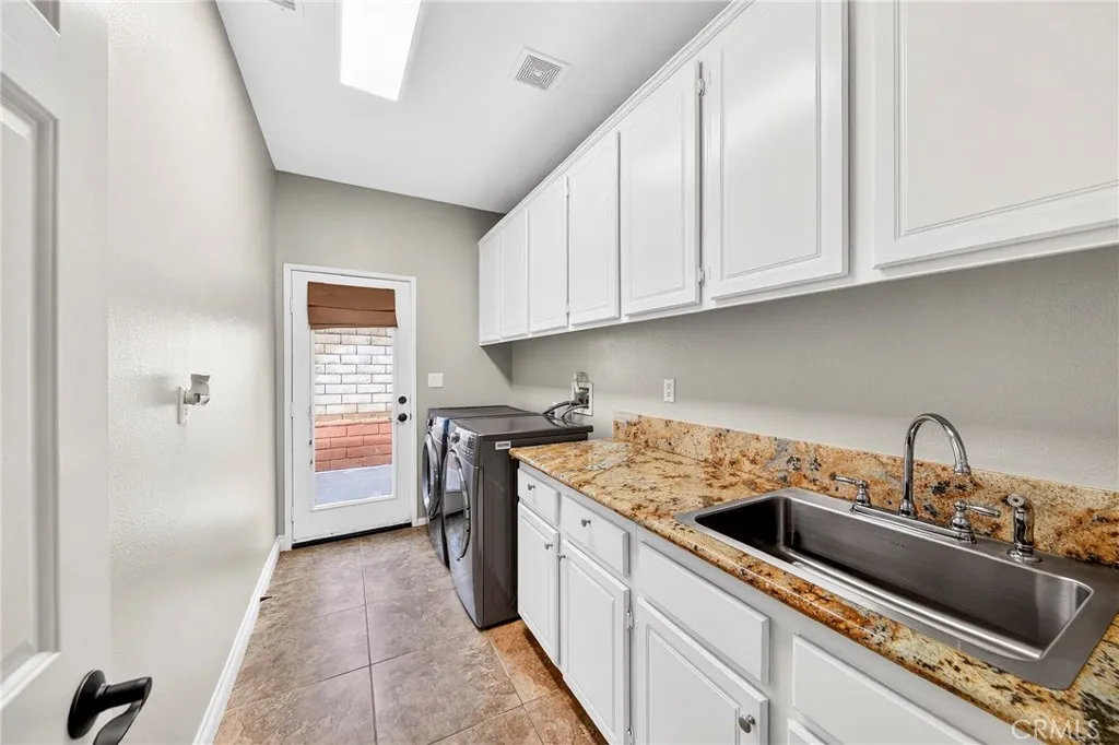 1370 Stein Way, Corona, California 92882 home-pic-30