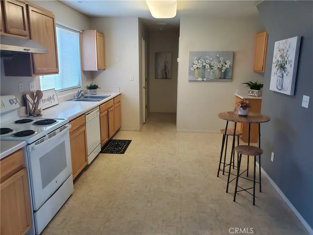 3759 Larkspur, Merced, California 95348 home-pic-9