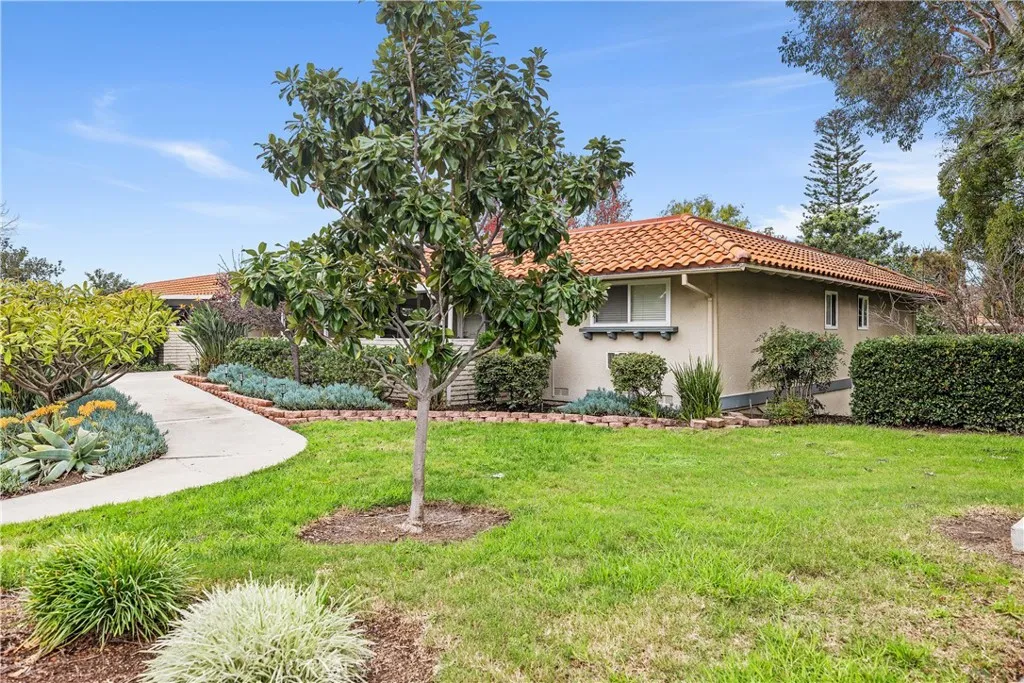 782 Via Los Altos N, Laguna Woods, California 92637 home-pic-26