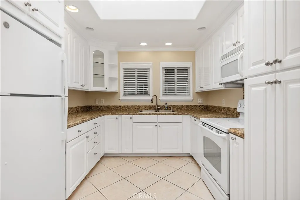 782 Via Los Altos N, Laguna Woods, California 92637 home-pic-11