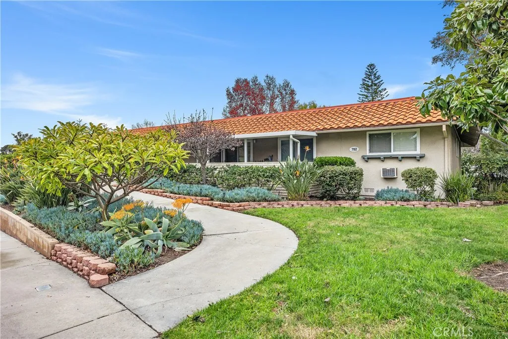 782 Via Los Altos N, Laguna Woods, California 92637 home-pic-27