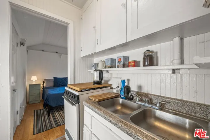 1612 1/2 N Genesee Avenue, Los Angeles, California 90046