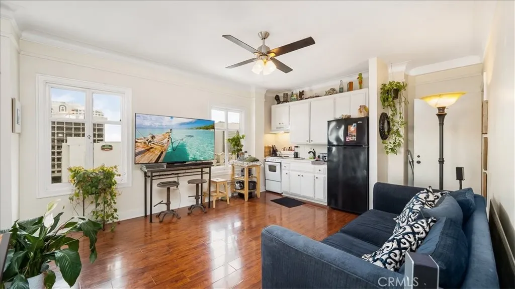 140 Linden, Long Beach, California 90802 home-pic-11