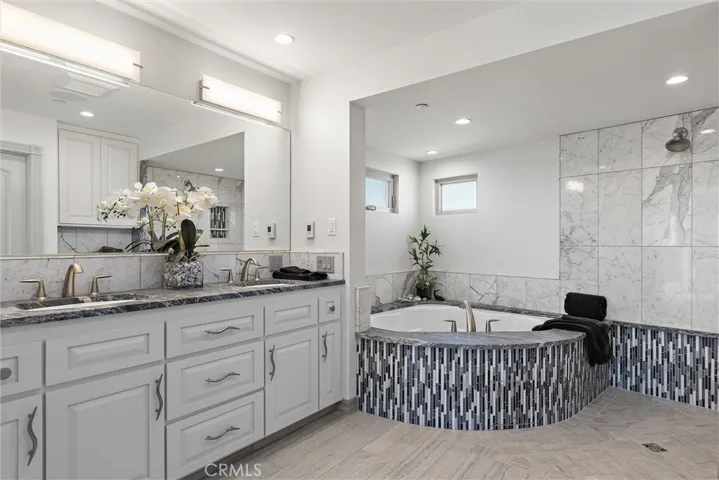 Primary ensuite with heated floors