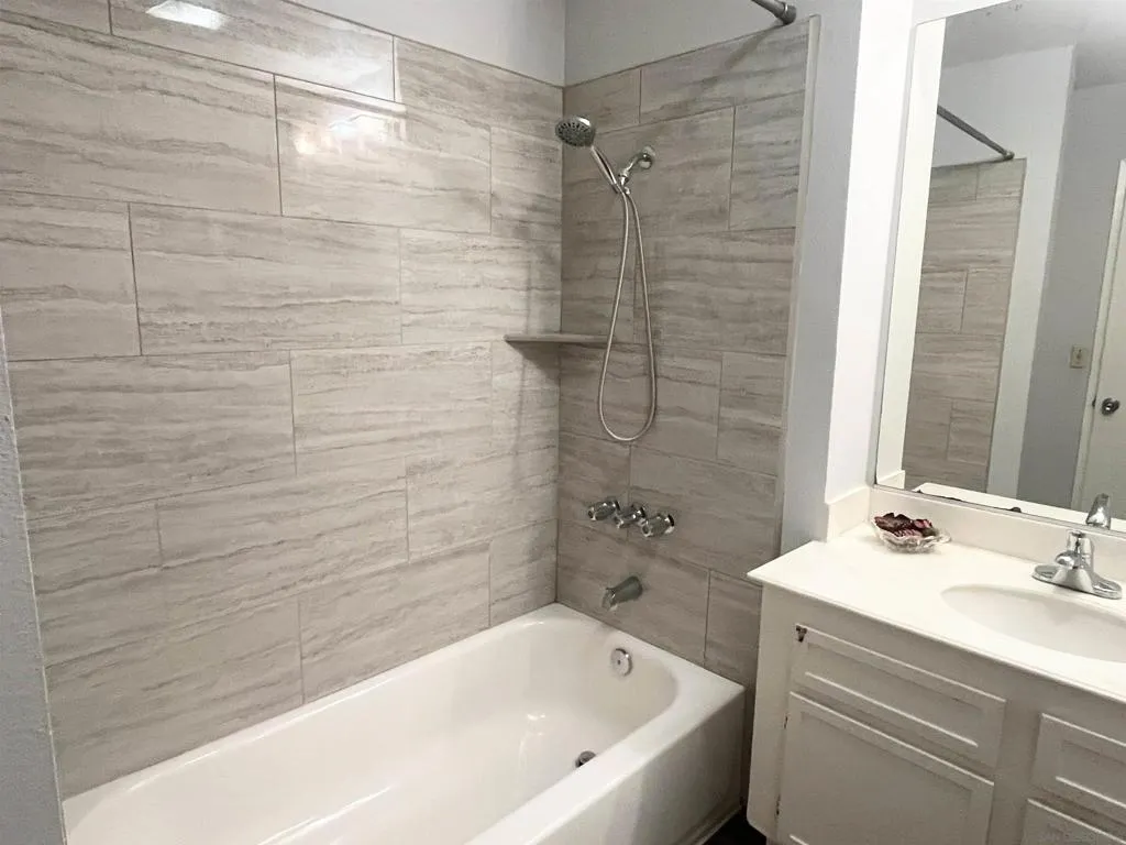 8365 Westmore Rd 20, San Diego, California 92126 home-pic-22