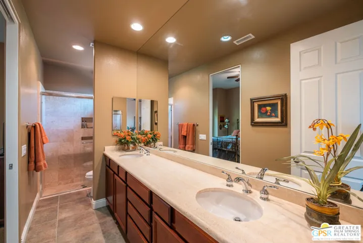 Ensuite Connected Bath