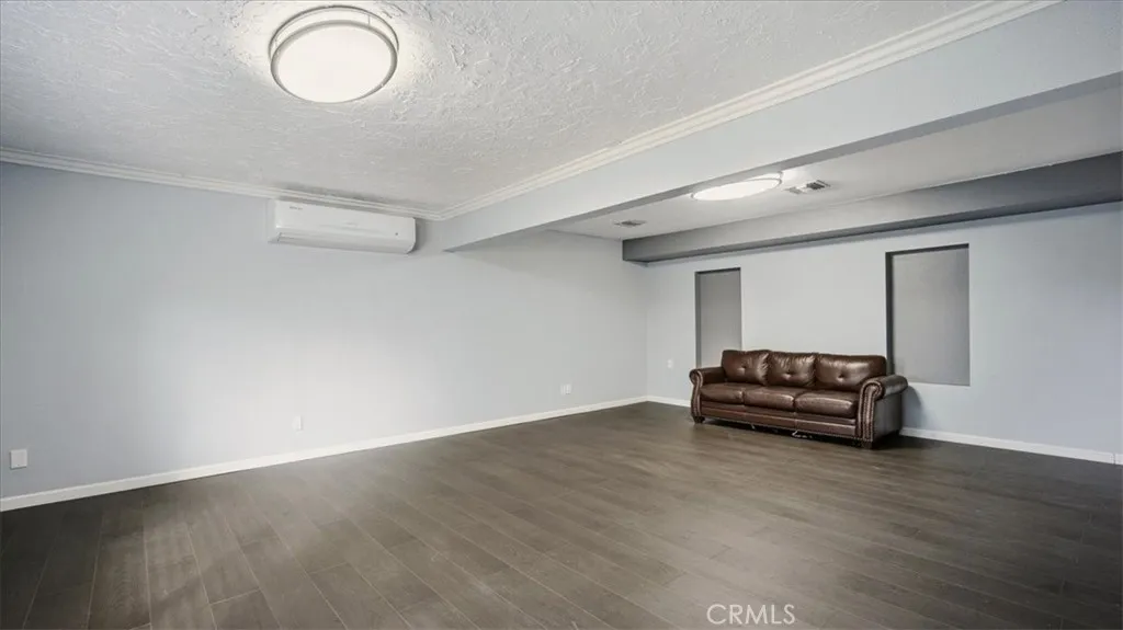 1318 N Laurel, Upland, California 91786 home-pic-9