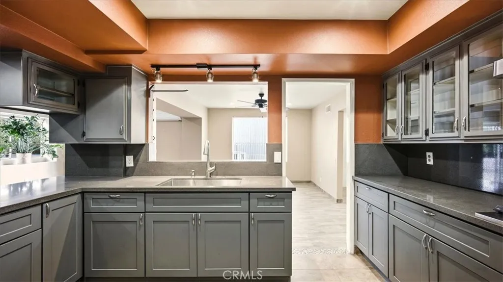 1318 N Laurel, Upland, California 91786 home-pic-14