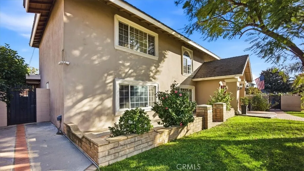 1318 N Laurel, Upland, California 91786 home-pic-3