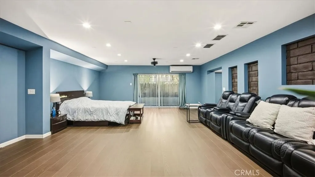 1318 N Laurel, Upland, California 91786 home-pic-26