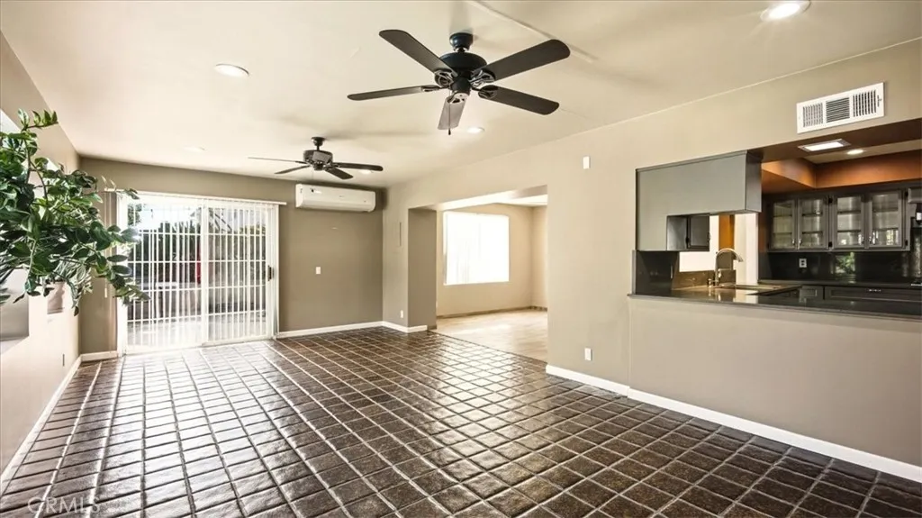 1318 N Laurel, Upland, California 91786 home-pic-25