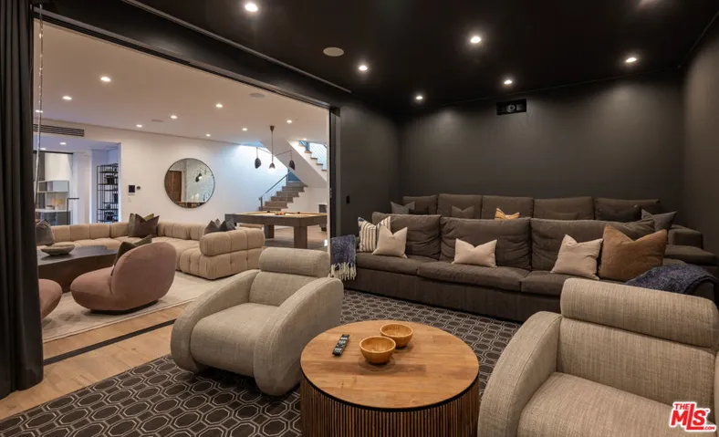 1632 Stradella Road, Los Angeles, California 90077